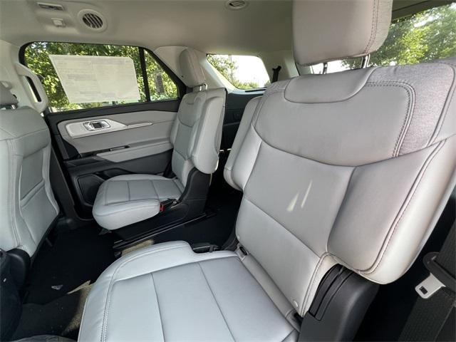 new 2025 Ford Explorer car