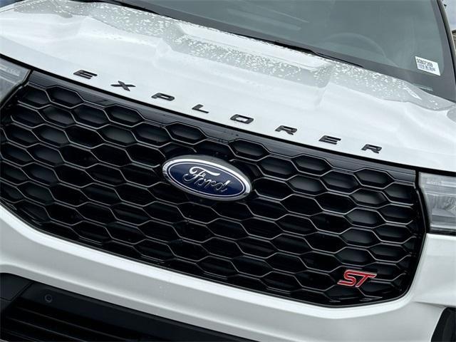 new 2025 Ford Explorer car