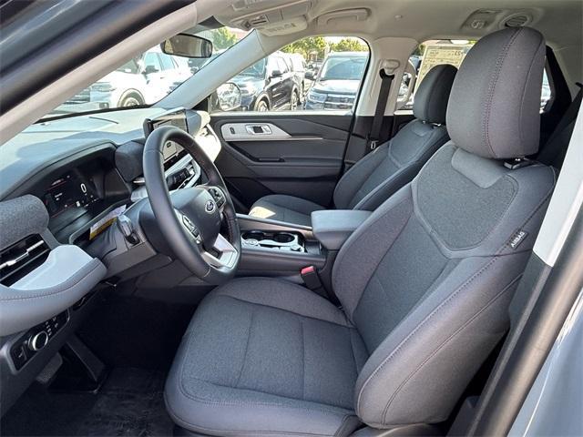 new 2025 Ford Explorer car