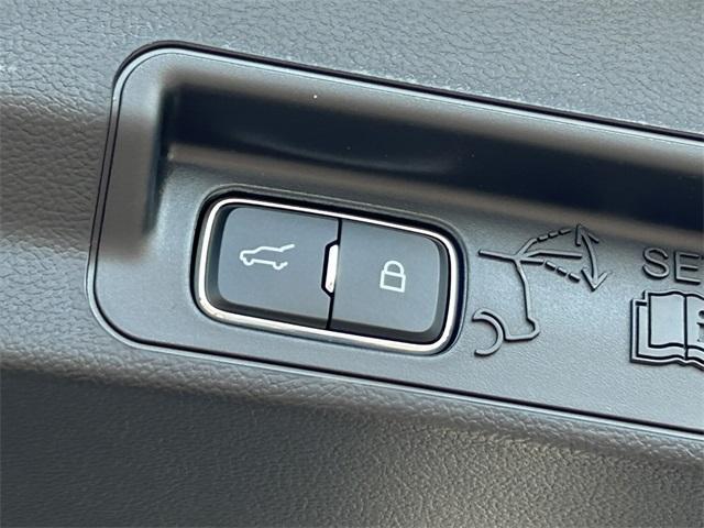 new 2025 Ford Explorer car