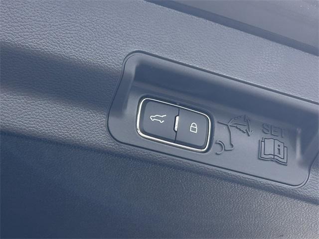 new 2025 Ford Explorer car