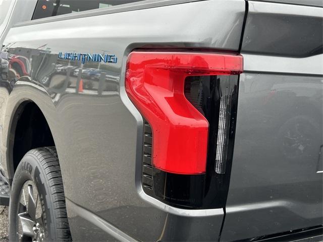 new 2025 Ford F-150 Lightning car