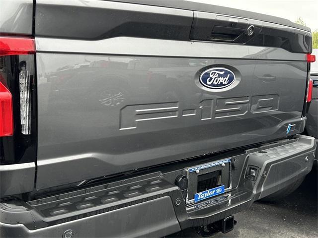 new 2025 Ford F-150 Lightning car
