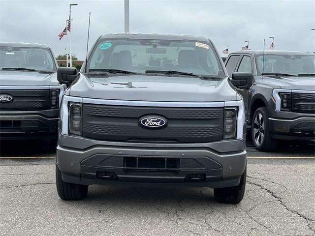 new 2025 Ford F-150 Lightning car