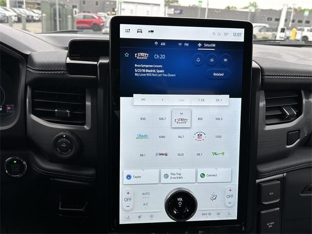 new 2025 Ford F-150 Lightning car