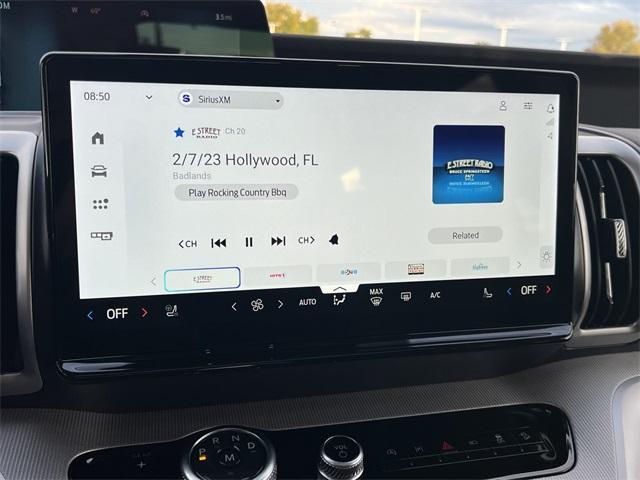 new 2025 Ford Expedition car, priced at $73,500