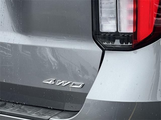 new 2025 Ford Explorer car