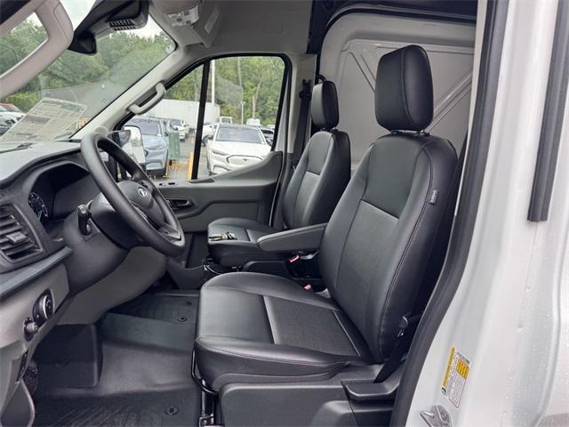 new 2025 Ford Transit-250 car