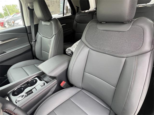 new 2025 Ford Explorer car