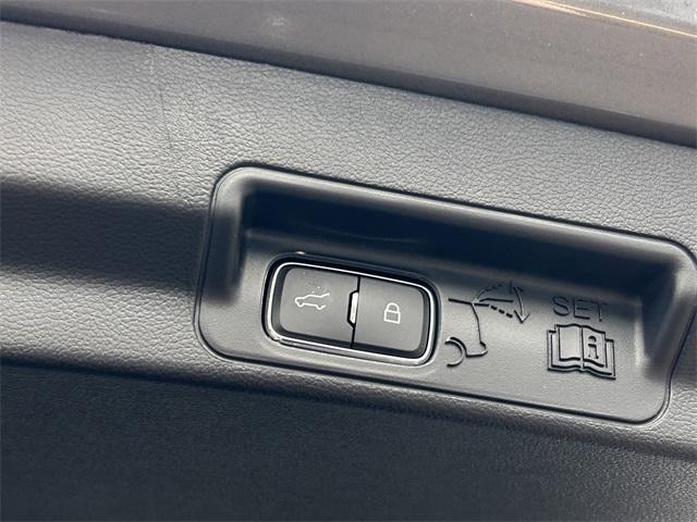 new 2025 Ford Explorer car