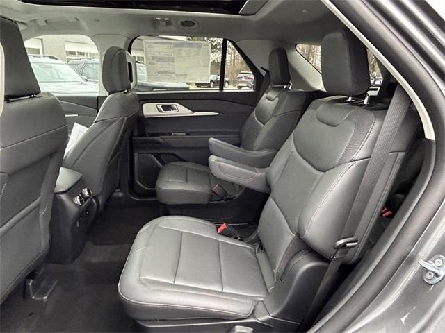 new 2025 Ford Explorer car