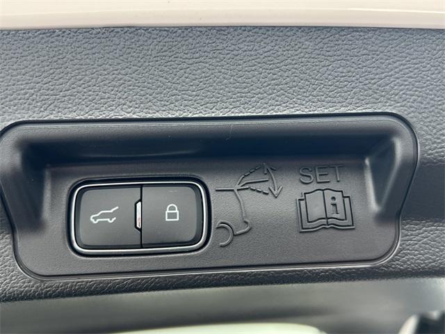 new 2025 Ford Explorer car