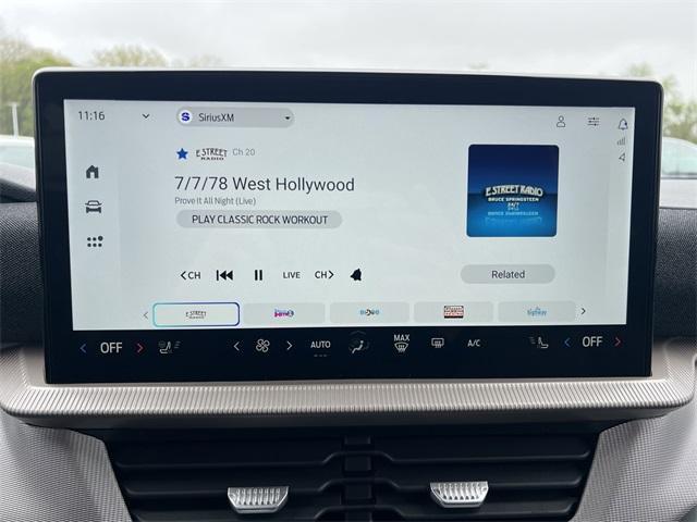 new 2025 Ford Explorer car