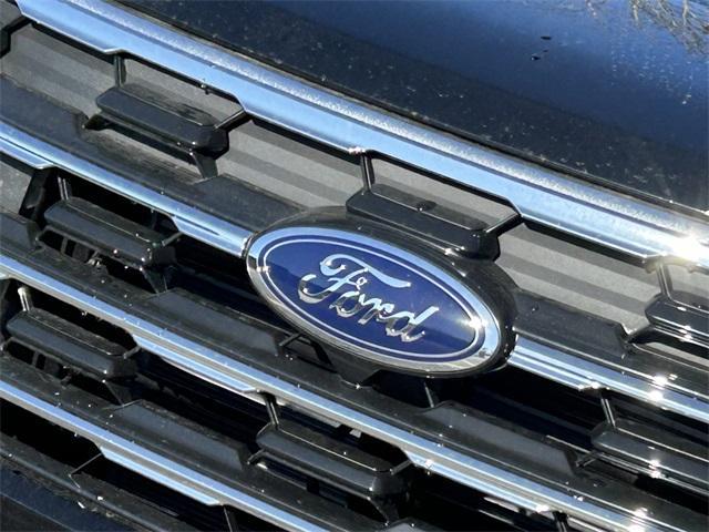 new 2025 Ford Explorer car