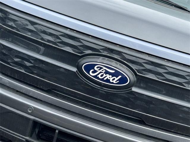 new 2025 Ford F-150 Lightning car