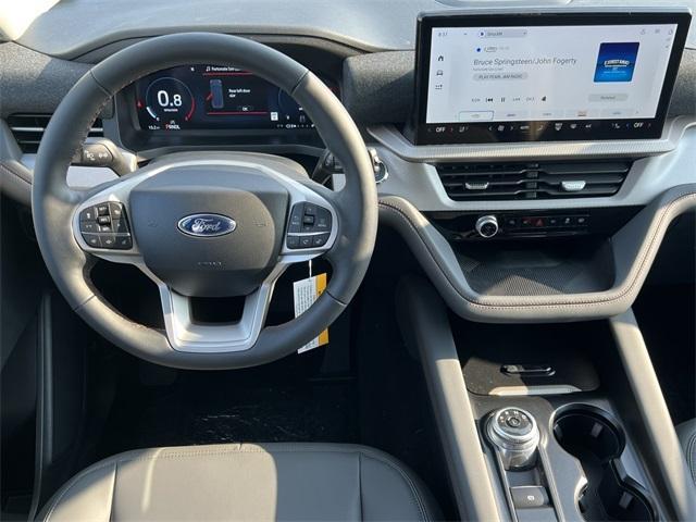 new 2025 Ford Explorer car