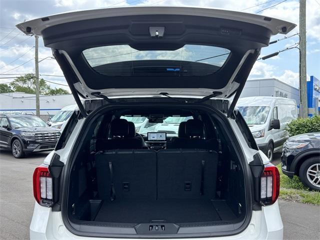 new 2025 Ford Explorer car