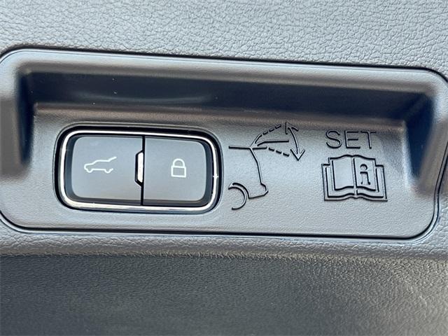 new 2025 Ford Explorer car