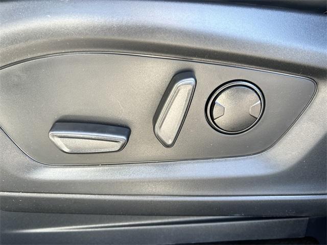 new 2025 Ford Explorer car