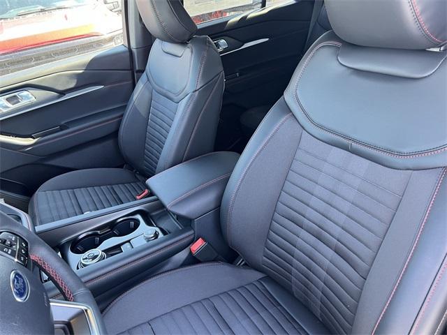 new 2025 Ford Explorer car
