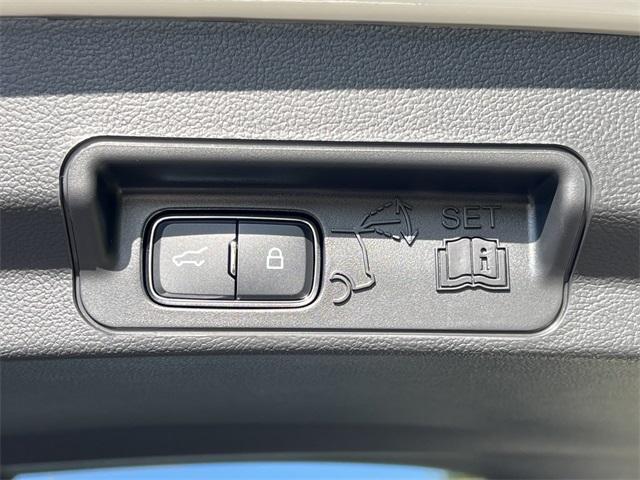 new 2025 Ford Explorer car