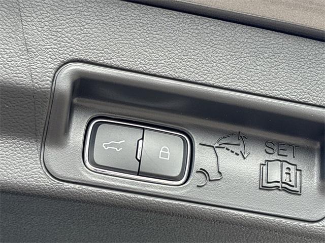 new 2025 Ford Explorer car