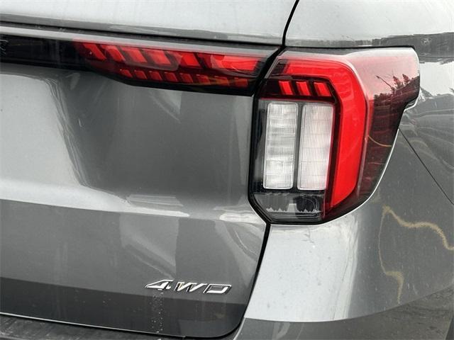 new 2025 Ford Explorer car
