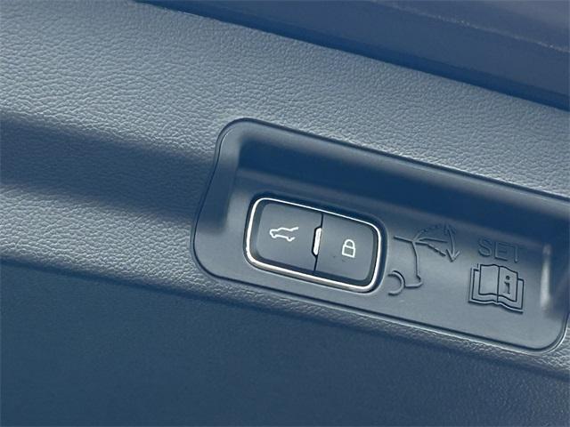 new 2025 Ford Explorer car