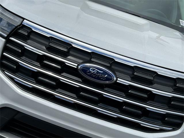 new 2025 Ford Explorer car