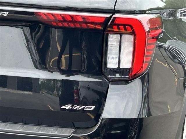 new 2025 Ford Explorer car