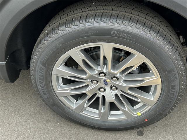 new 2025 Ford Explorer car