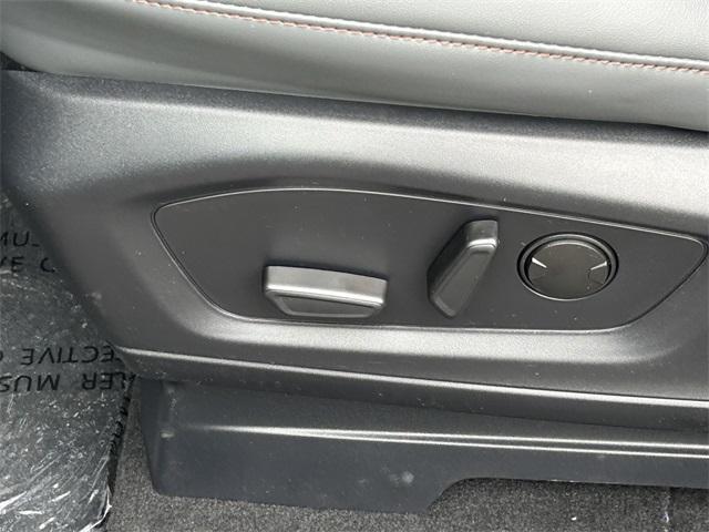 new 2025 Ford Explorer car