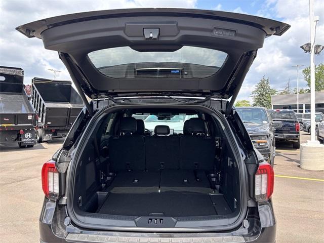 new 2025 Ford Explorer car