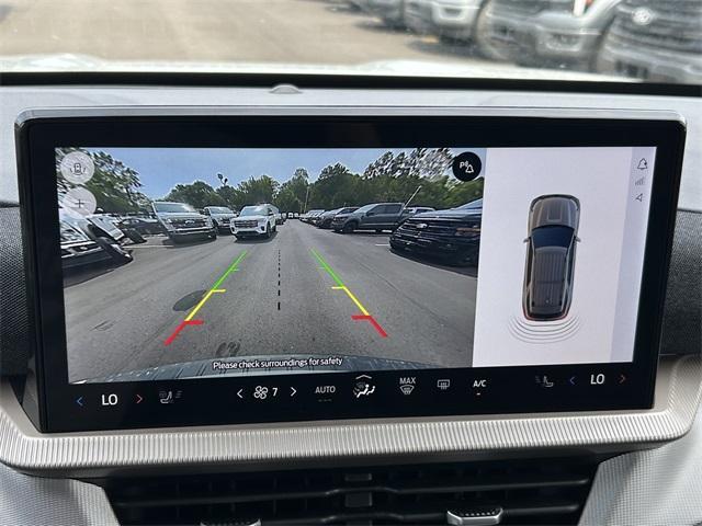 new 2025 Ford Explorer car