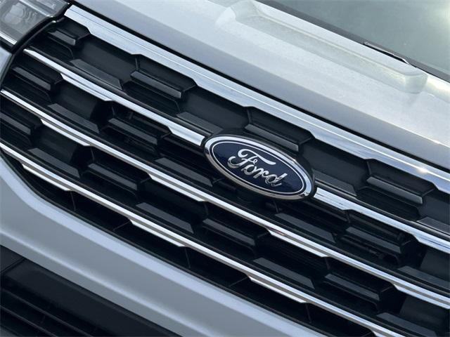 new 2025 Ford Explorer car