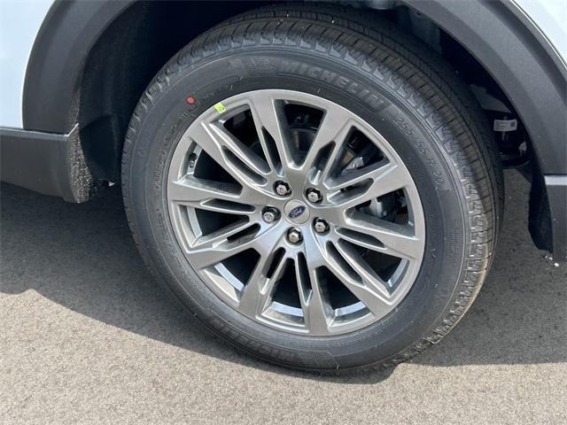 new 2025 Ford Explorer car