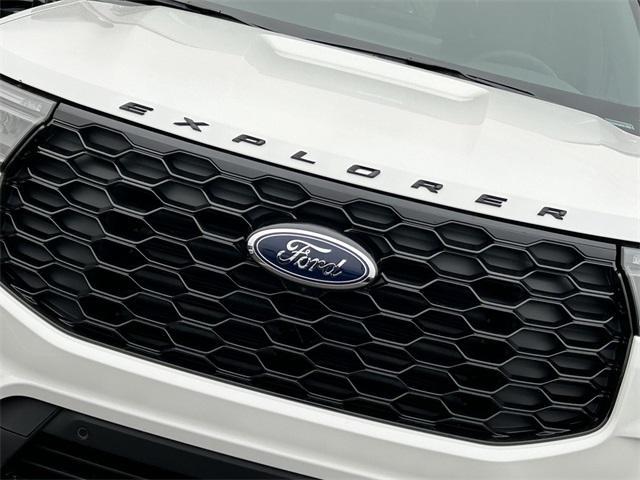 new 2025 Ford Explorer car