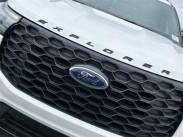 new 2025 Ford Explorer car