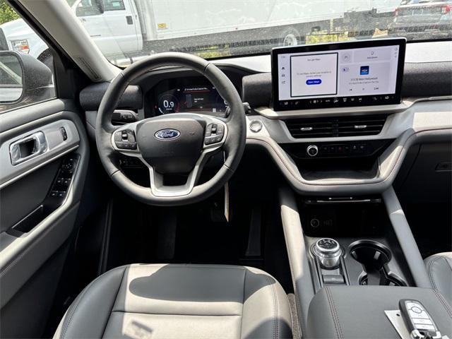new 2025 Ford Explorer car