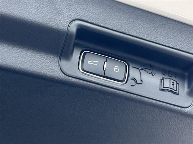 new 2025 Ford Explorer car