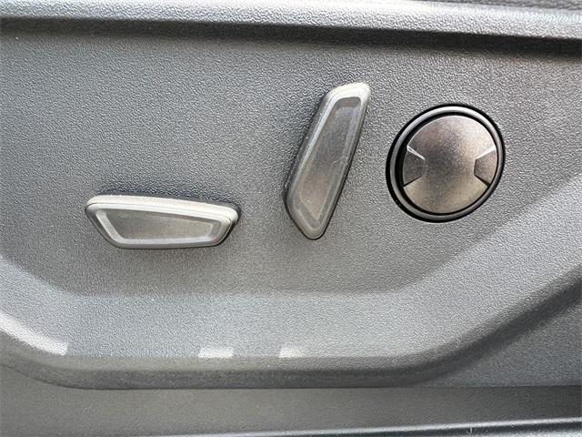 new 2025 Ford F-150 Lightning car