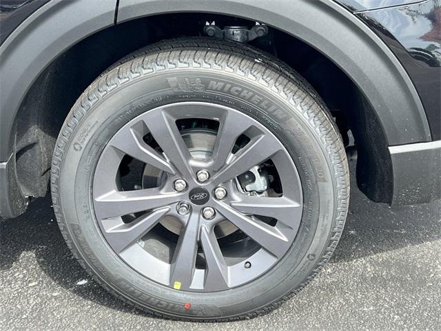 new 2025 Ford Explorer car