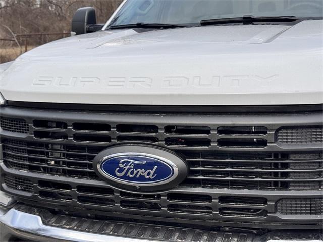 new 2025 Ford F-350 car