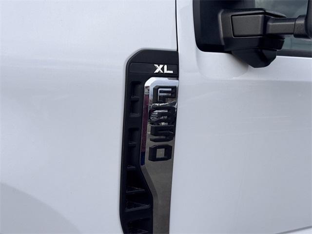 new 2025 Ford F-350 car
