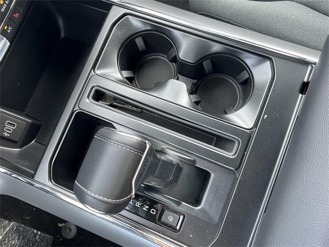 new 2025 Ford F-150 Lightning car