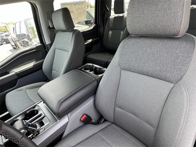 new 2025 Ford F-150 Lightning car