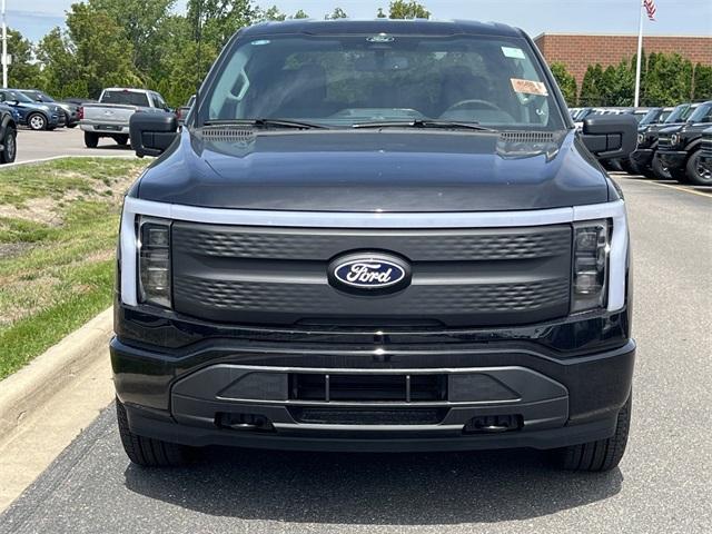 new 2025 Ford F-150 Lightning car