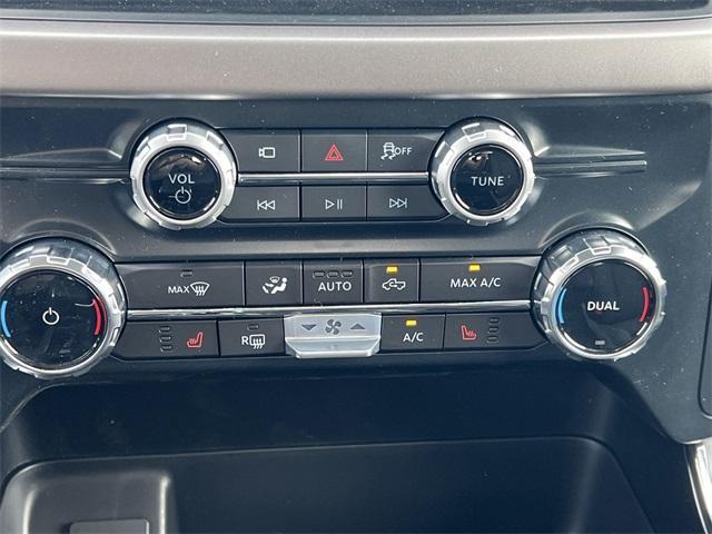 new 2025 Ford F-150 Lightning car