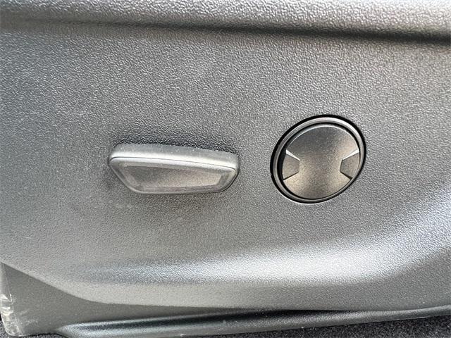 new 2025 Ford F-150 Lightning car