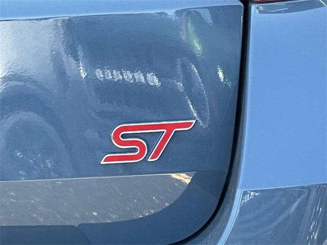 new 2025 Ford Explorer car